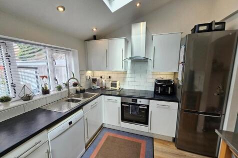 OPEN PLAN KITCHEN/BREAKFAST ROOM