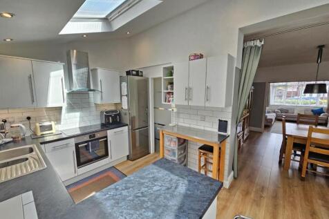 OPEN PLAN KITCHEN/BREAKFAST ROOM