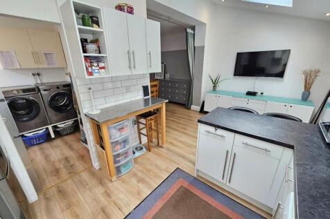 OPEN PLAN KITCHEN/BREAKFAST ROOM