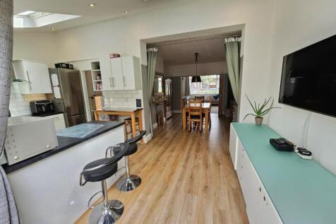 OPEN PLAN KITCHEN/BREAKFAST ROOM