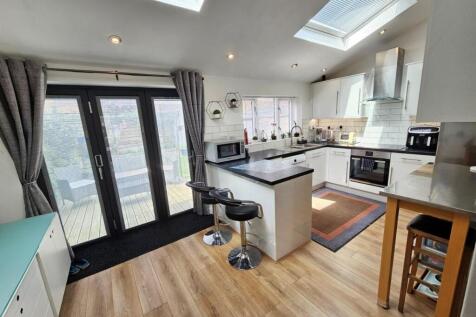 OPEN PLAN KITCHEN/BREAKFAST ROOM