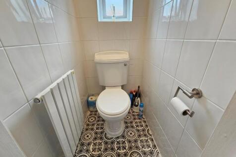 SEPARATE WC