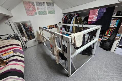 LOFT ROOM