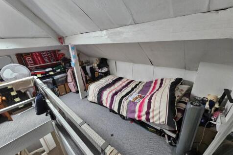 LOFT ROOM