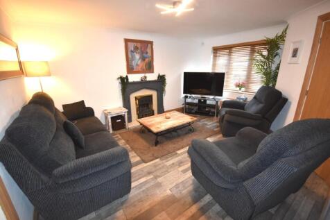FAMILY LOUNGE