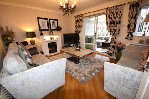 FAMILY LOUNGE
