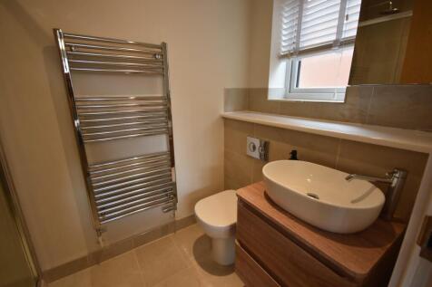 EN-SUITE BATHROOM