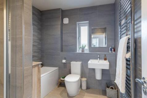 ENSUITE BATHROOM