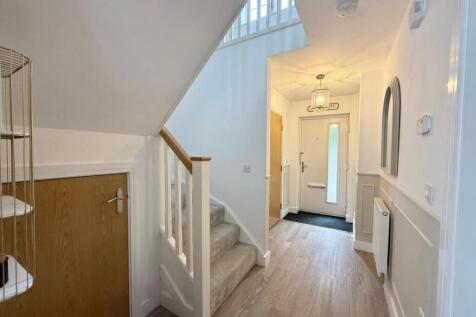 ENTRANCE HALLWAY