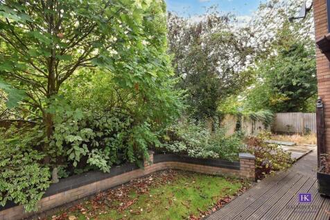 SIDE GARDEN