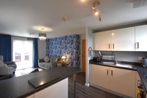 OPEN PLAN KITCHEN/LOUNGE