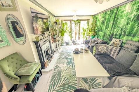 Livingroom 1.jpg