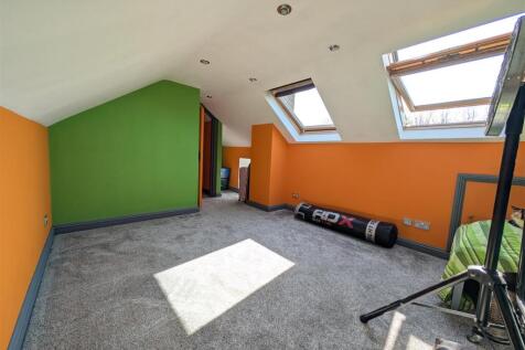 Attic Bedroom 1.jpg