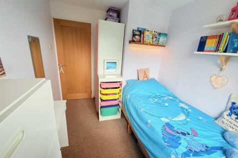 newbedroomsmallblue.jpg