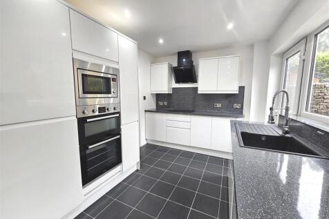 Kitchen 2.jpg