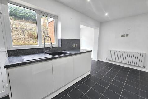 Kitchen1.jpg