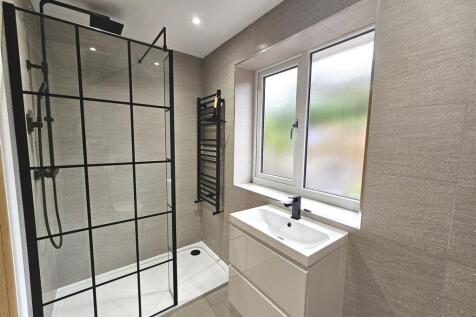 Ensuite 3.jpg