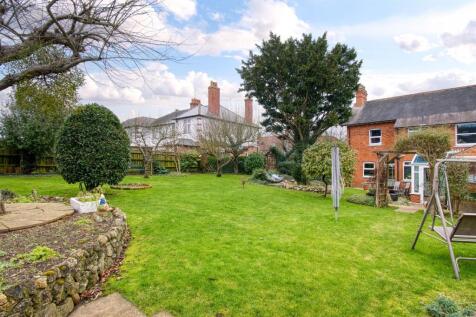 142 Higham Rd Rushden-12_HDR.jpg