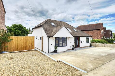 -4 St Marys Rushden-105_HDR-03.jpg