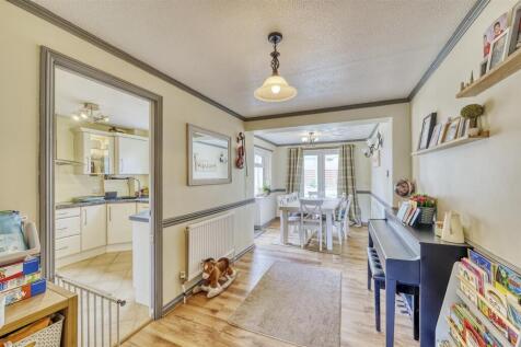 -39 Defurness Drive Raunds-21_HDR-05.jpg