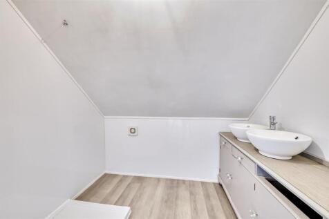 -70 Hall Avenue Rushden-31_HDR-06.jpg