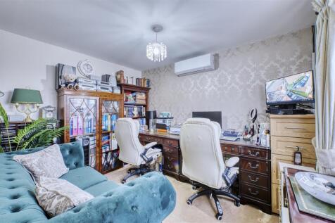 Springfield DeclutteredSpringfield DeclutteredD78_