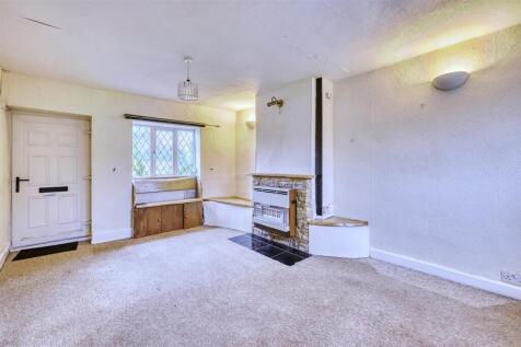5 CHurch Street Woodford-8.jpg