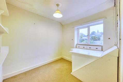 5 CHurch Street Woodford-1.jpg