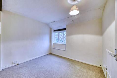 5 CHurch Street Woodford-4.jpg