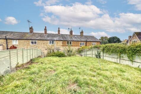 5 CHurch Street Woodford-13.jpg