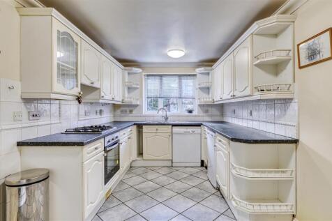 8 Jennings Close Higham-5.jpg