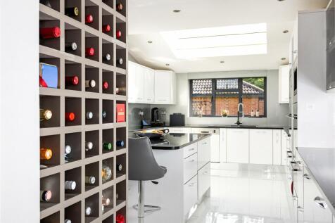 Kitchen/Breakfast Rm
