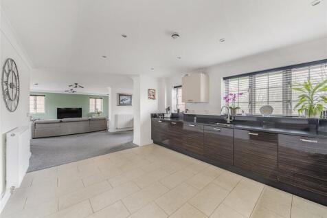 Kitchen/Breakfast Rm
