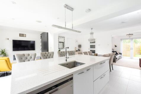 Kitchen/Dinng Rm
