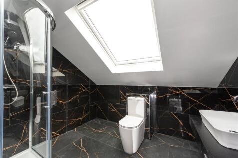 Bed 2 En Suite