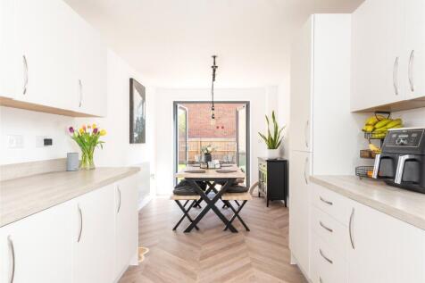 Kitchen/Dining Rm