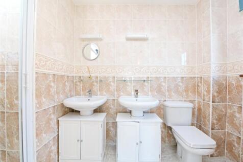 Bed 2 En Suite