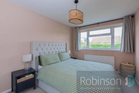 25 Purssell Close-18