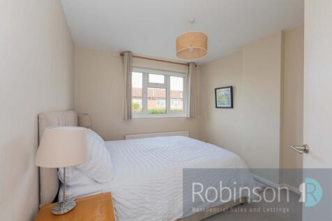 25 Purssell Close-19