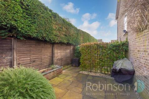 25 Purssell Close-2