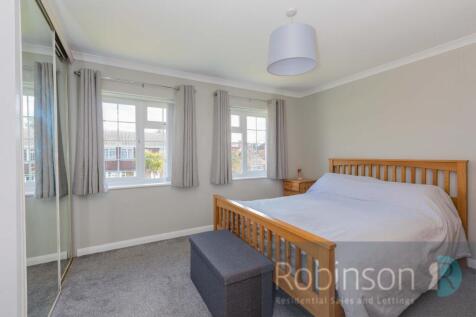 19 Lyneham Gardens-16