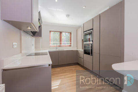 16 Lockbridge Court-11