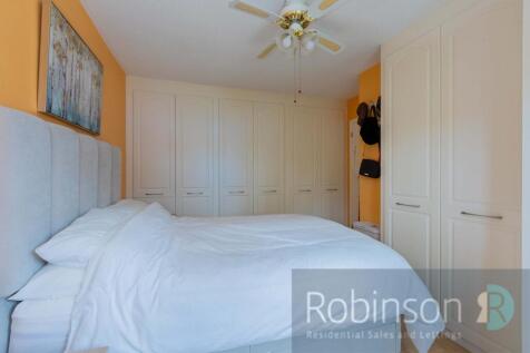 86 Beverley Gardens-13