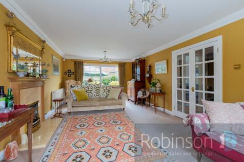 11 Silvertrees Drive-18