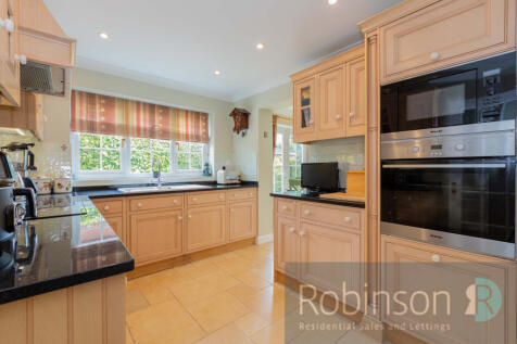 11 Silvertrees Drive-21