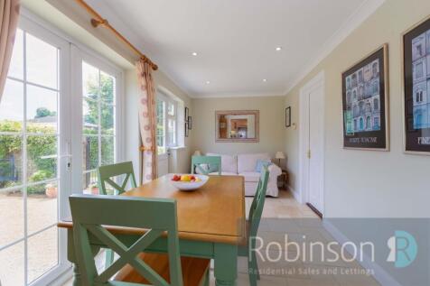 11 Silvertrees Drive-19