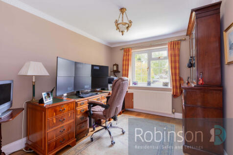 11 Silvertrees Drive-20