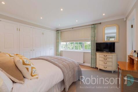 11 Silvertrees Drive-24