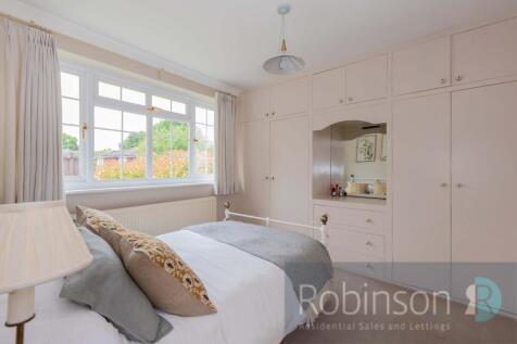 11 Silvertrees Drive-25