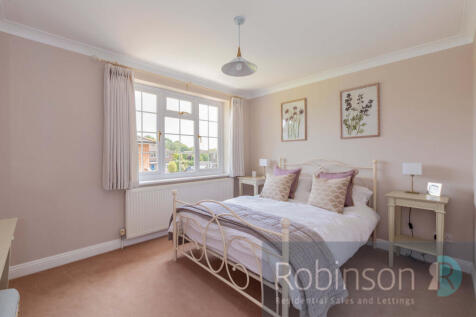 11 Silvertrees Drive-28